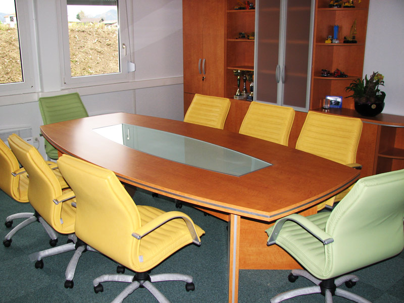APOTRG, Velenje - konferenčna pisarna z udobnimi stoli