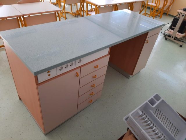 Delovni pulti za šole 001