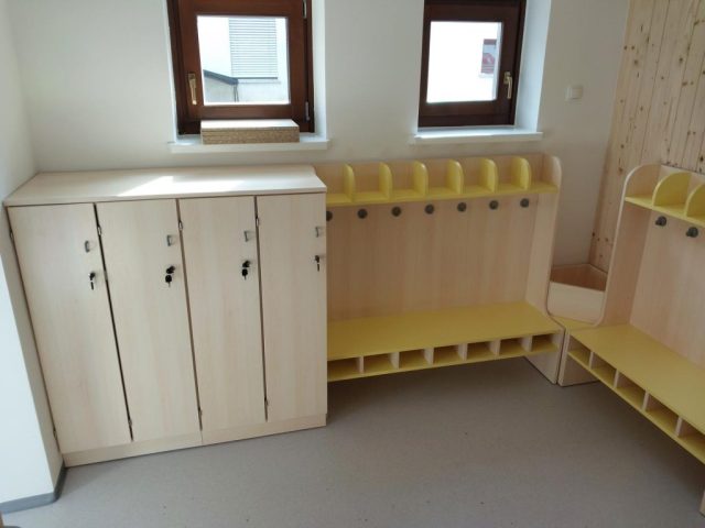Garderobe za vrtce 002