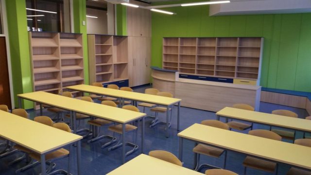 Pohištvo za specializirane učilnice srednjih šol 002