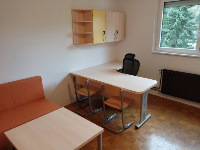Pohištvo za učiteljski kabinet – primer izvedene opreme