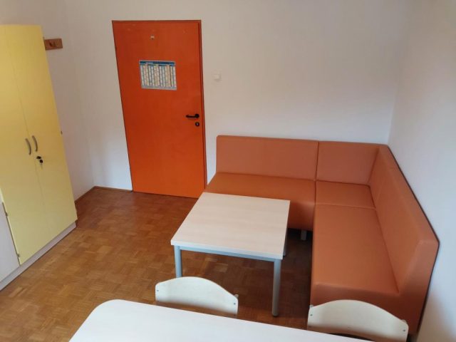 Separeji in mini sedežne garniture za šolske prostore