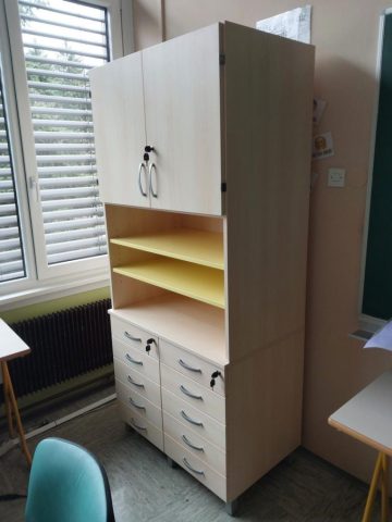 Pohištvo za učilnico – omare z predali
