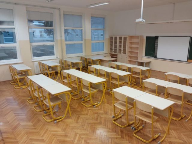 Ureditev šolske učilnice – celovita oprema in pohištvo
